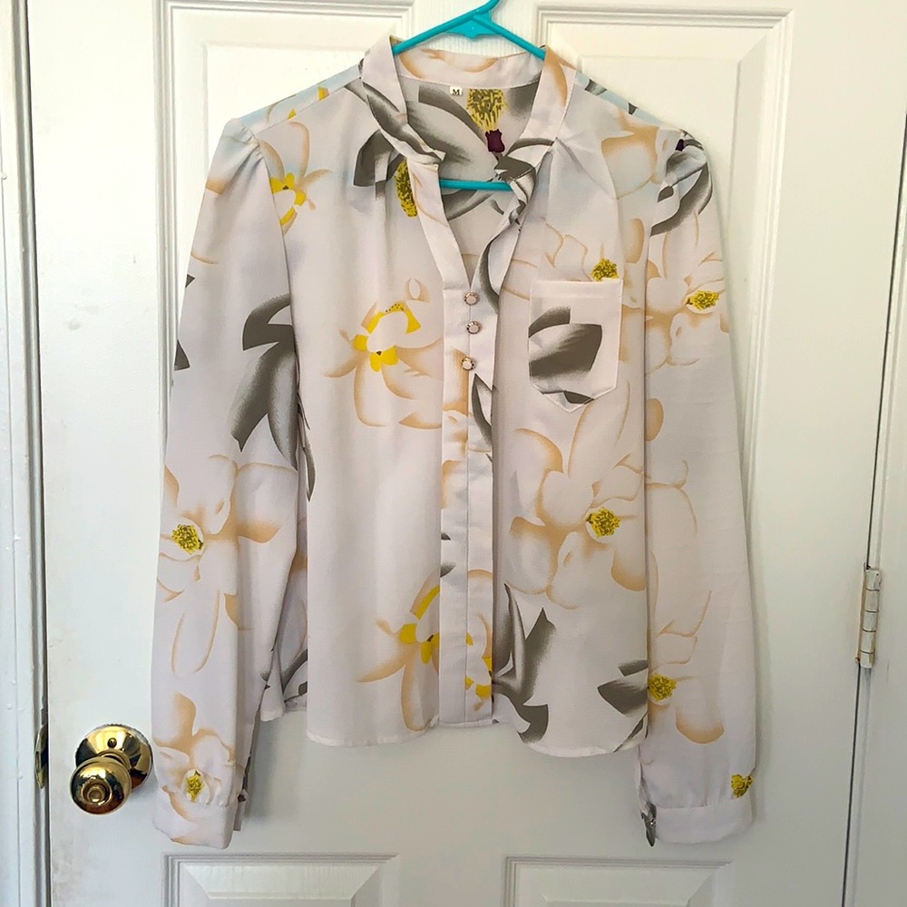 Floral & white blouse!